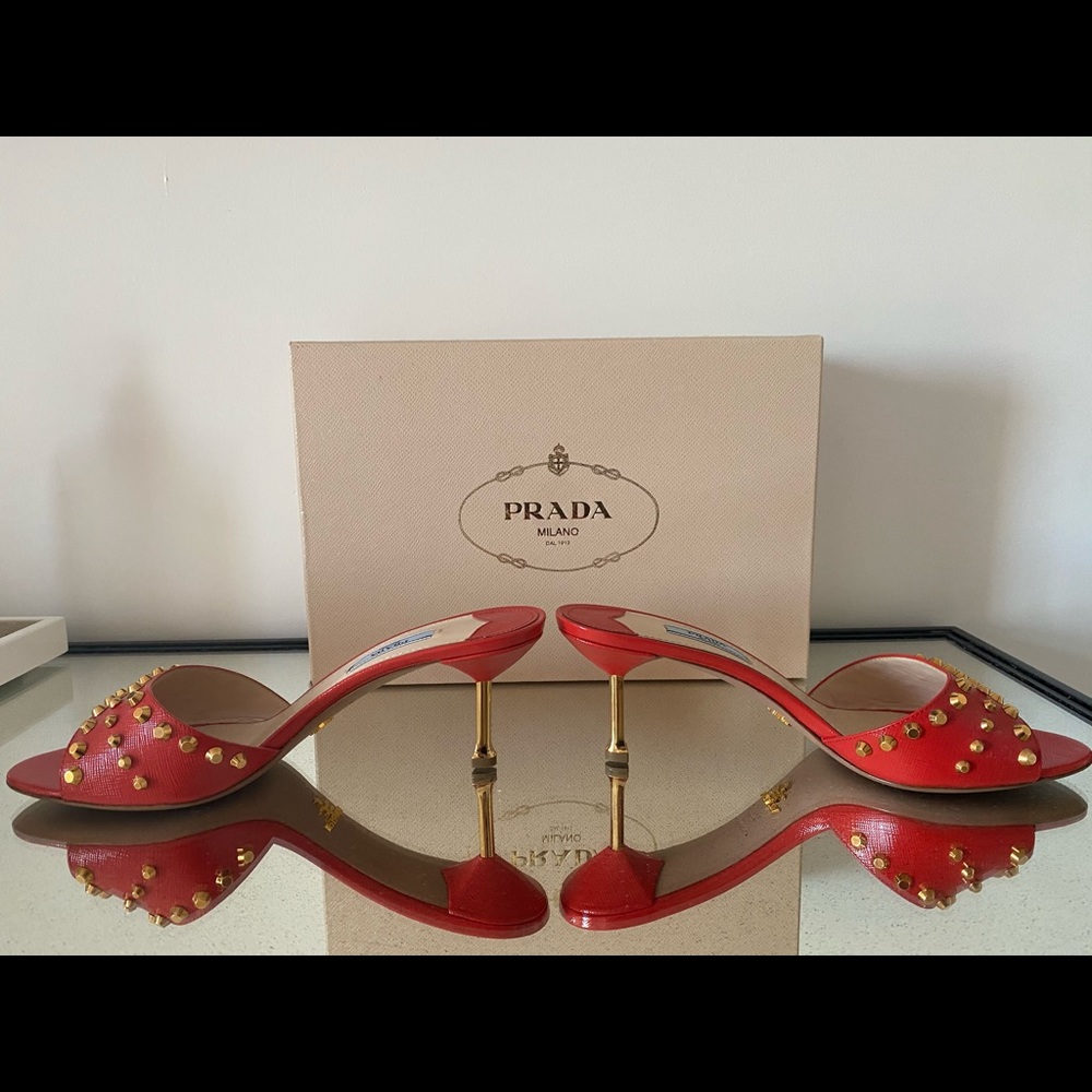 Prada size 39.5